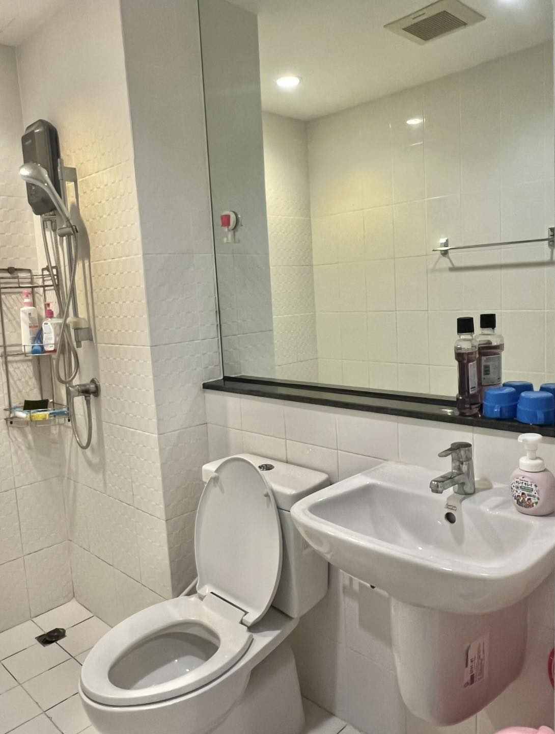 ให้เช่า เดอะ ทรี อินเตอร์เชนจ์ 37 ตร.ม 1 ห้องนอน ราคา 12,000 บาท/เดือน