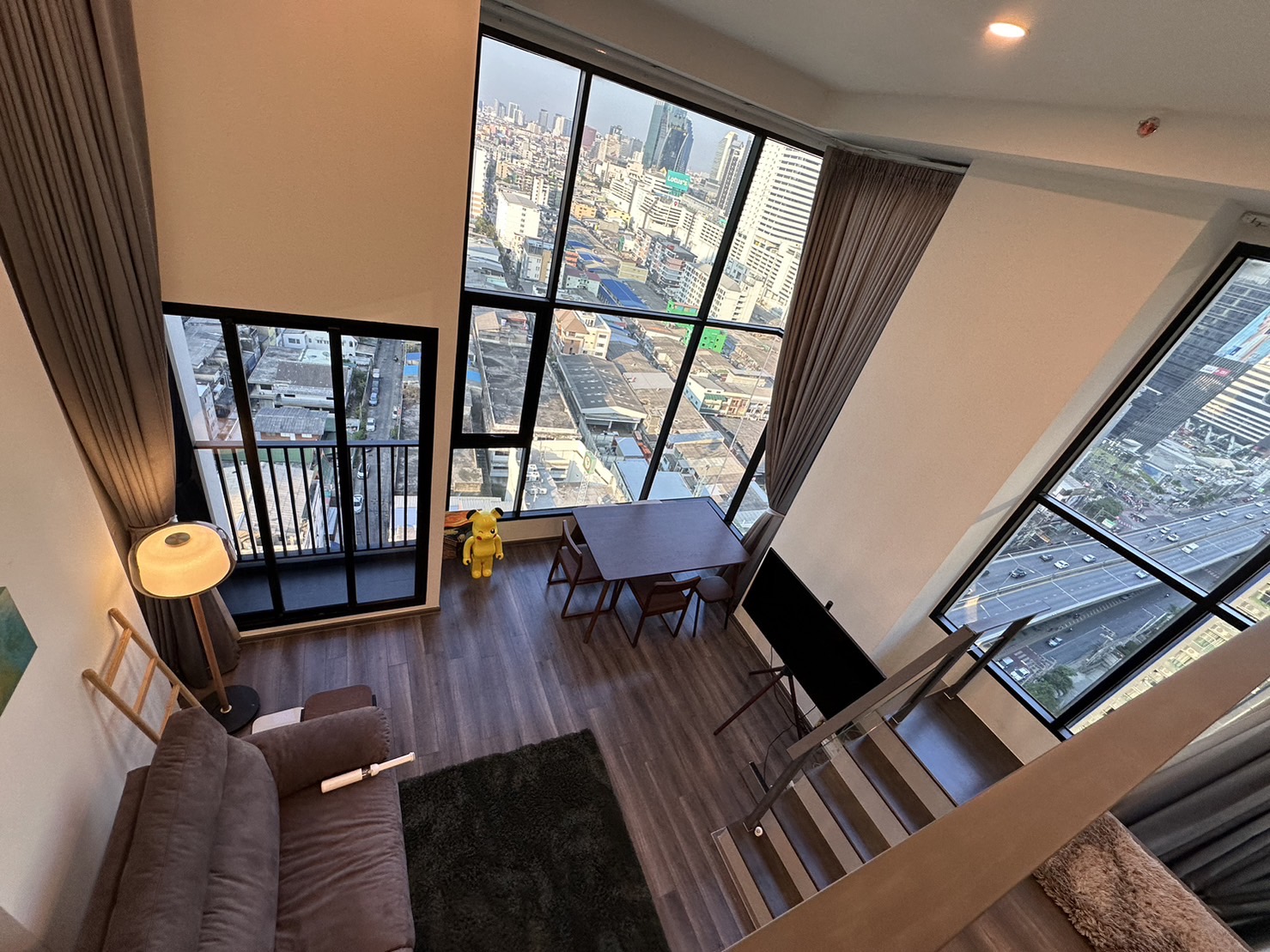 ให้เช่า ไนท์บริดจ์ สเปซ พระราม 9 44 ตรม. Duplex 1 ห้องนอน ราคาเช่า 37,000 /เดือน