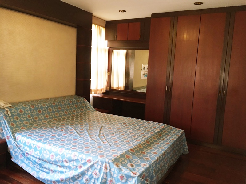 ขายทาวน์โฮม 2 ชั้น ย่านสุขุมวิท พื้นที่ 28 ตรว. 4 ห้องนอน ขาย 6.3 ล้านบาท