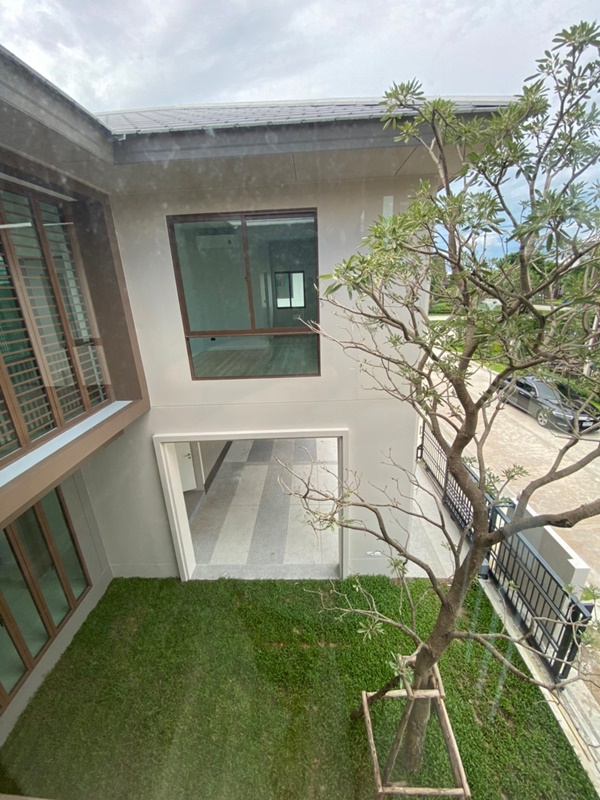 ขาย/ให้เช่าบ้านเดี่ยว 2 ชั้น ย่านบางกะปิ 77 ตรว. 4 ห้องนอน เช่า 300,000 บ/ด ขาย 32 ล.