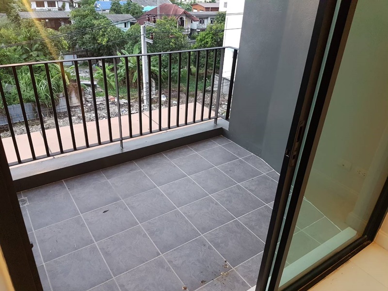 ขาย/ให้เช่าอาคารพาณิชย์ 3.5 ชั้น ย่านบางนา เช่า 35,000 บ/ด ขาย 8.5 ล้านบาท