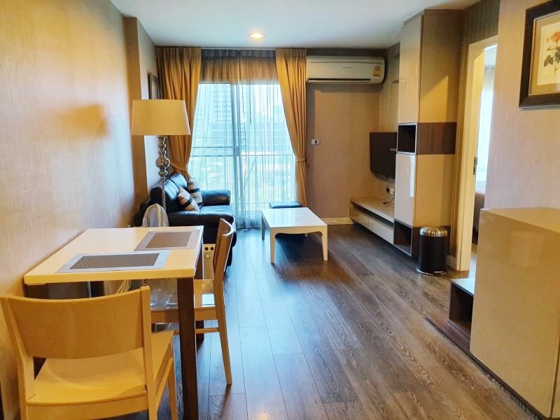 ให้เช่าคอนโด เดอะ เครสท์ สุขุมวิท 49 พื้นที่ 49 ตร.ม. 1 ห้องนอน เช่า 33,000 บ/ด