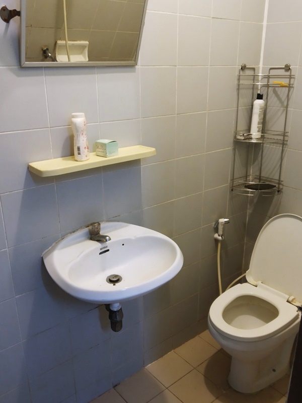 ขาย/ให้เช่าโฮมออฟฟิศ 2 ชั้น ย่านลาดพร้าว พื้นที่ 160 ตรม. เช่า 35,000 บ/ด ขาย 8.1 ล.