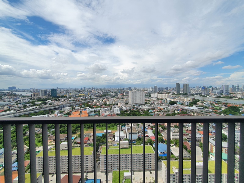 ให้เช่าคอนโด เดอะ ทรี ริโอ้ บางอ้อ พื้นที่ 28 ตร.ม. 1 ห้องนอน เช่า 9,000 บ/ด