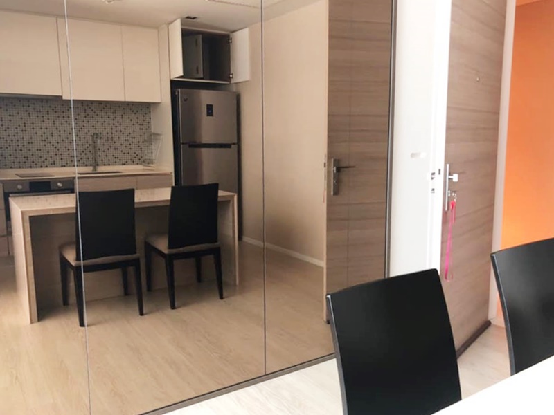 ให้เช่าคอนโด เดอะ รูม สุขุมวิท 21 พื้นที่ 50 ตร.ม. 1 ห้องนอน เช่า 27,000 บ/ด