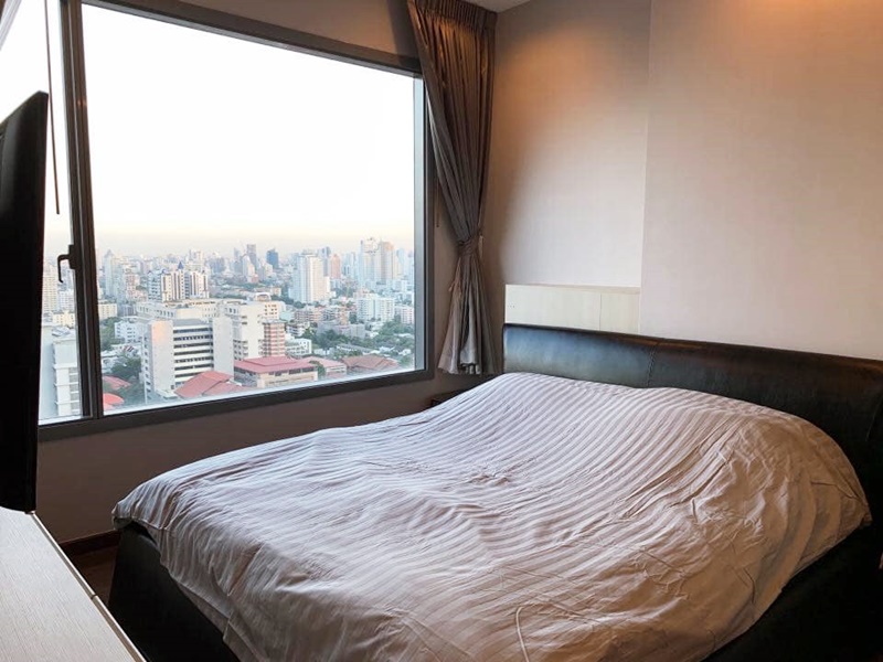 ให้เช่าคอนโด คิว อโศก พื้นที่ 60 ตร.ม. 2 ห้องนอน. เช่า 48,000 บ/ด
