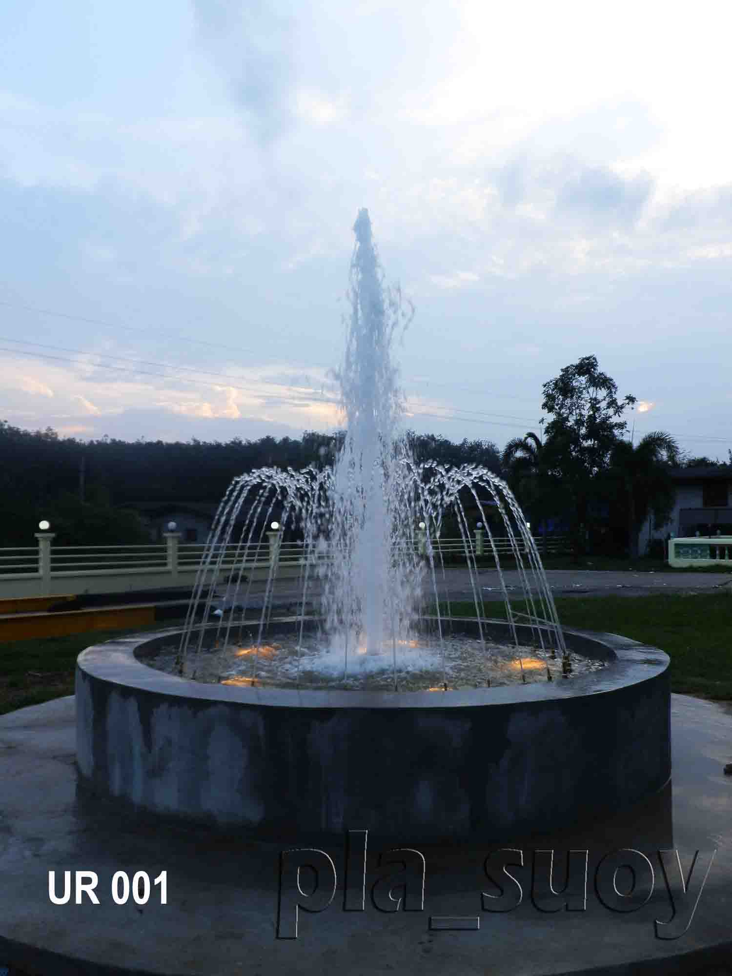 น้ำพุ ฮวงจุ้ย ด้านหน้าบริษัท UNITEX RUBBER ที่ จ. ระยอง