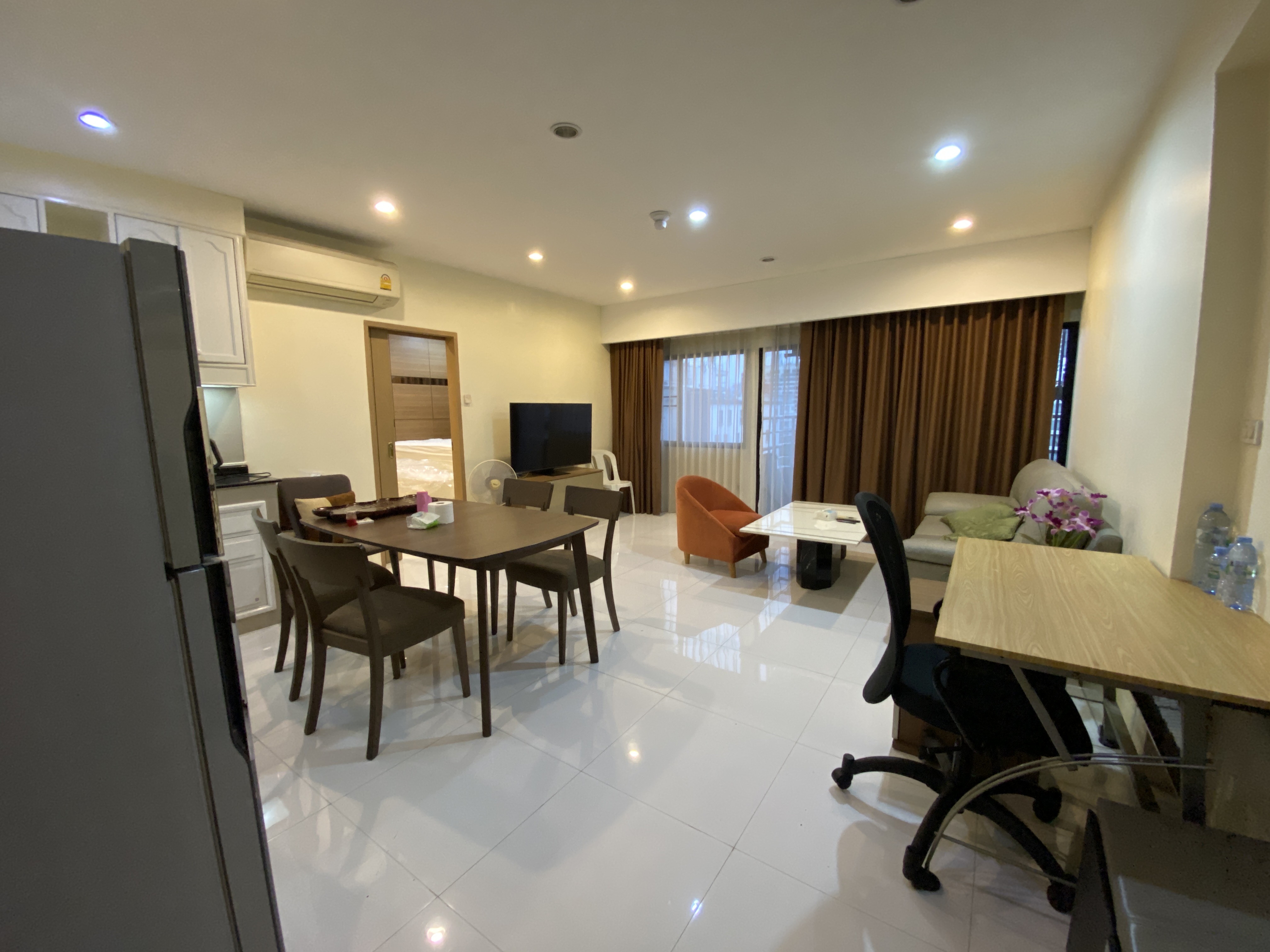 ให้เช่าคอนโด สราญใจ แมนชั่น พื้นที่ 65 ตร.ม. 1 ห้องนอน 22,000 B