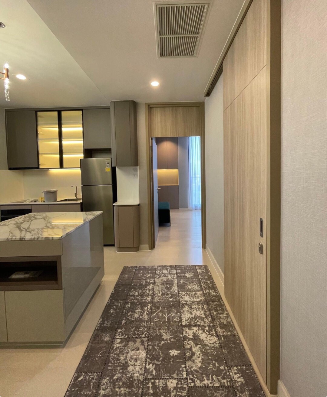 ให้เช่าคอนโด โนเบิล เพลินจิต พื้นที่ 81 ตร.ม. 2 ห้องนอน เช่า 90,000 บ/ด