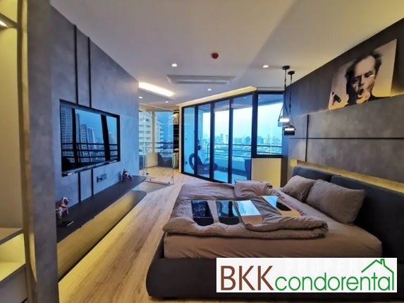 ขายคอนโด รอยัล ริเวอร์ เพลส พื้นที่ 300 ตร.ม. 4 ห้องนอน ขาย 35 ล้านบาท