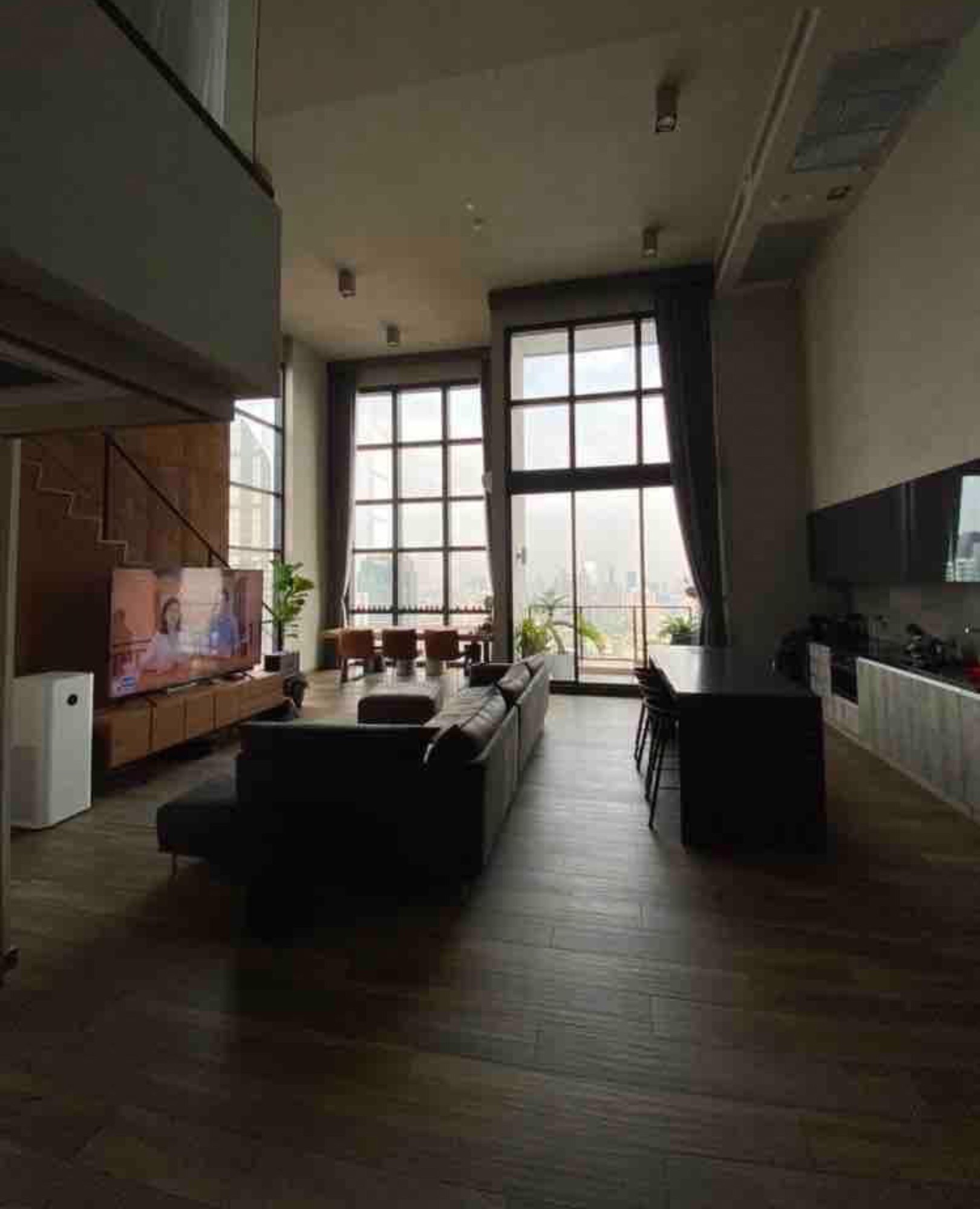 ให้เช่า เดอะ ลอฟท์ อโศก 145 ตรม. 3 ห้องนอน duplex ราคาเช่า 195,000 บาท/เดือน