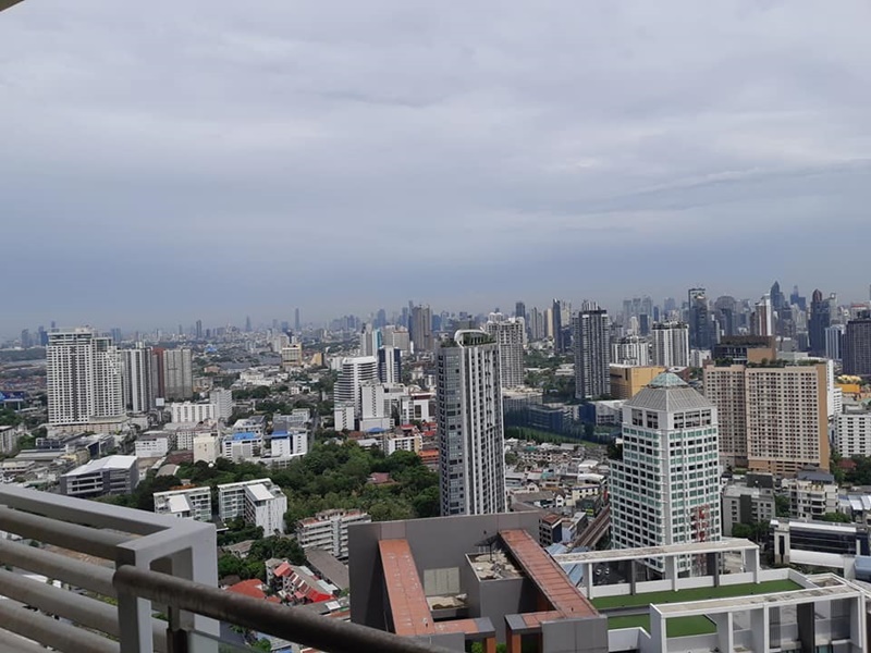 ให้เช่า สกายวอล์ค คอนโดมิเนียม พื้นที่ 40 ตร.ม. สตูดิโอ ให้เช่า 33,000 บ/ด