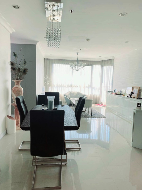 ขายคอนโด ศุภาลัย คาซ่า ริวา 120 ตรม. 2 ห้องนอน ขาย 8 ล้านบาท