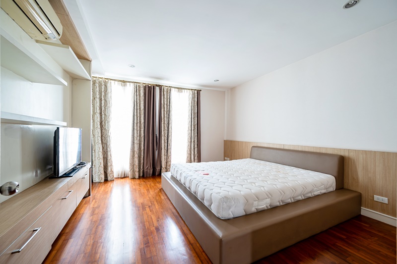 ให้เช่าทาวน์โฮม 4 ชั้น ย่านสุขุมวิท พื้นที่ 30 ตรว. 4 ห้องนอน เช่า 85,000 บ/ด