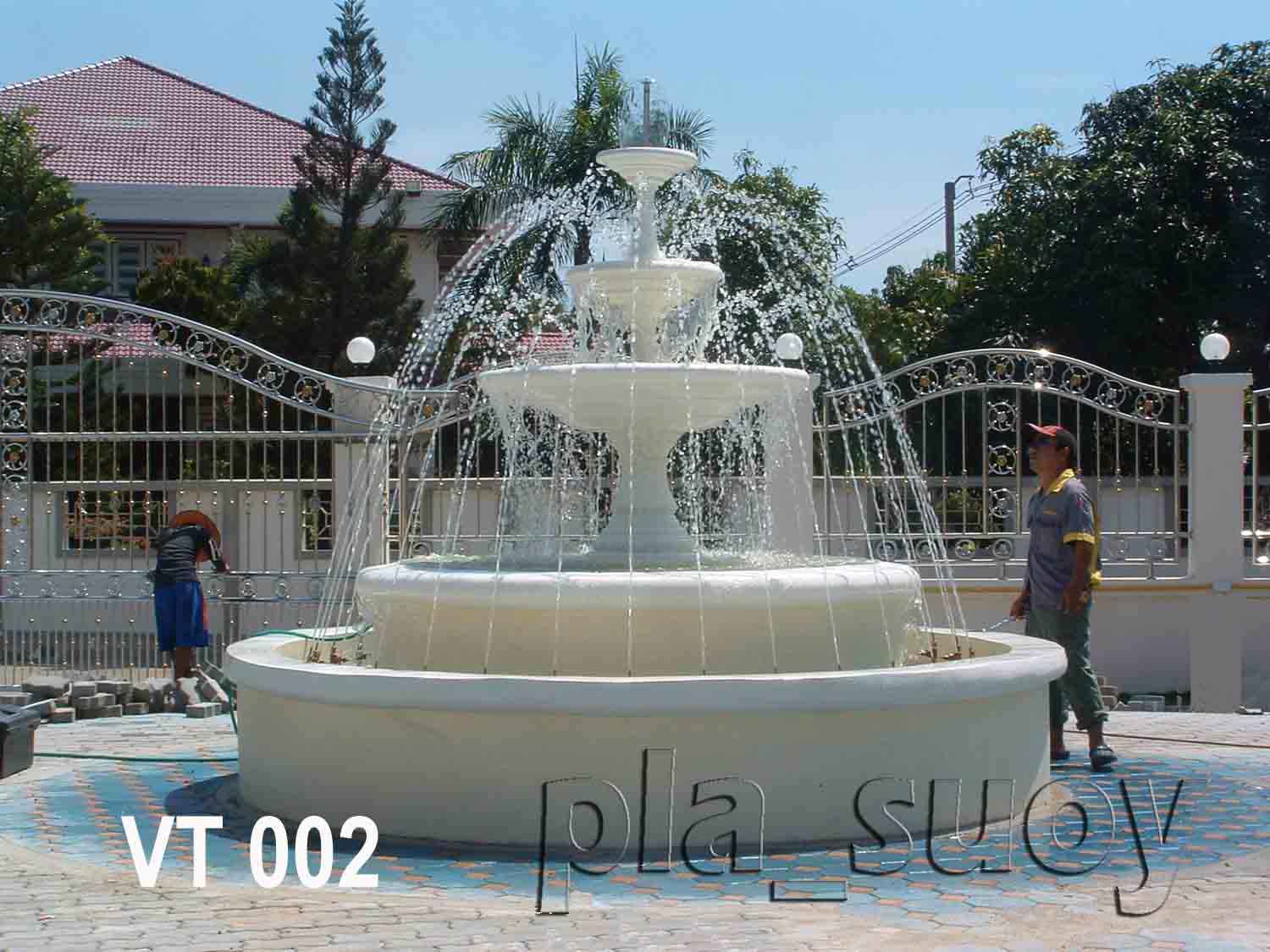 บ่อน้ำพุวงกลม ทรงพานน้ำพุ 3 ชั้น บ้านคุณวิเทพ