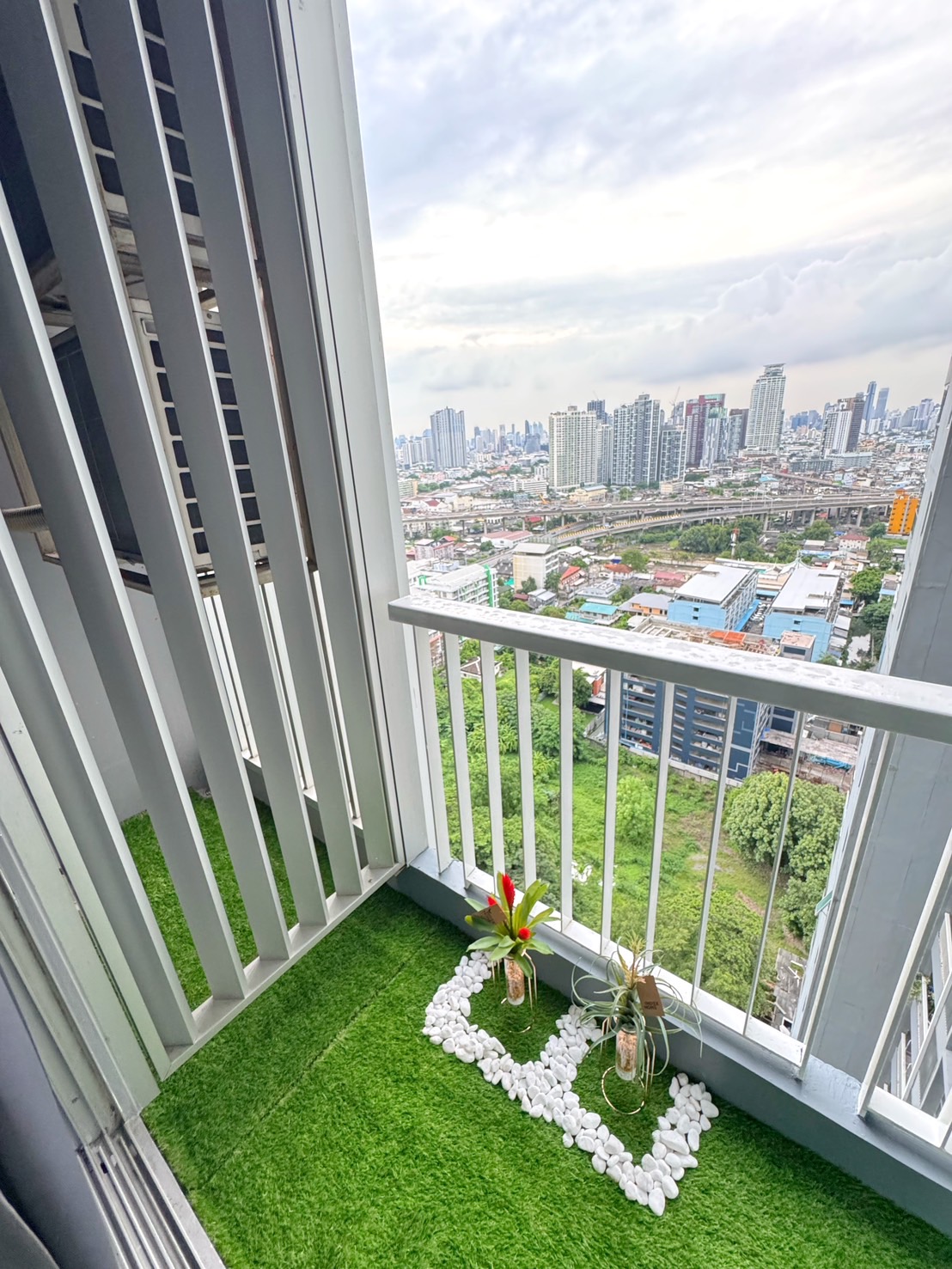 ขาย/ให้เช่าคอนโด ริทึ่ม สุขุมวิท 50 พื้นที่ 35 ตร.ม. 1 ห้องนอน เช่า 20,000 บ/ด ขาย 4.39 ล้านบาท