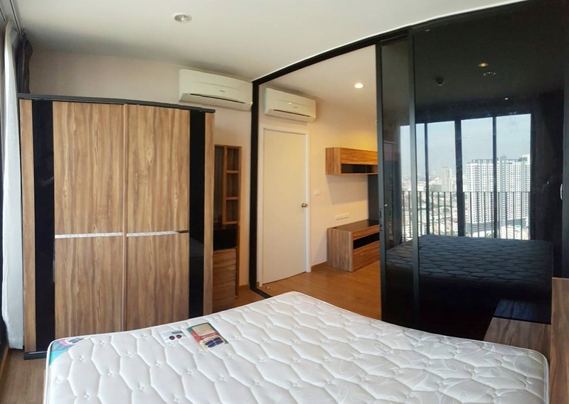 ให้เช่าคอนโด เดอะ ทรี อินเตอร์เชนจ์ พื้นที่ 36 ตร.ม. 1 ห้องนอน เช่า 12,000 บ/ด