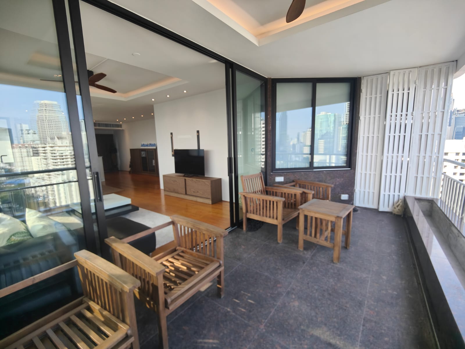 KDM15.1 วอเตอร์ฟอร์ด ไดมอน สุขุมวิท 30/1 3 ห้องนอน 3 ห้องน้ำ 146 ตรม ชั้นสูง ค่าเช่า 90,000 บาท