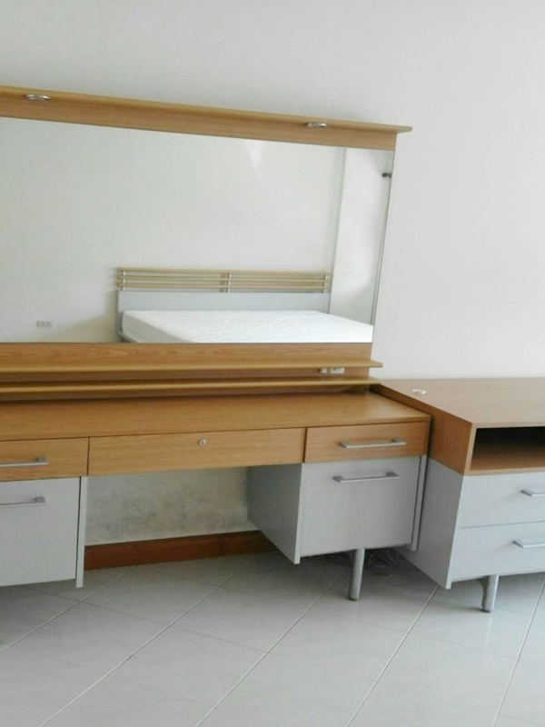 ขายทาวน์เฮ้าส์ 3 ชั้น ย่านรามคำแหง 43 พื้นที่ 20 ตรว. 4 ห้องนอน ขาย 6 ล้านบาท