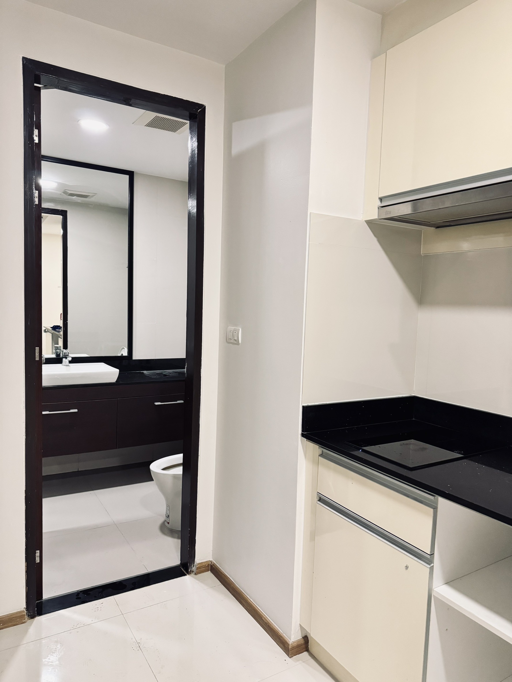 TD-Y8.1 ให้เช่าคอนโด แอ็บสแตร็กส์ พหลโยธิน พาร์ค พื้นที่ 45 ตรม. 1 ห้องนอน 3.9 ล้าน โอนครึ่ง