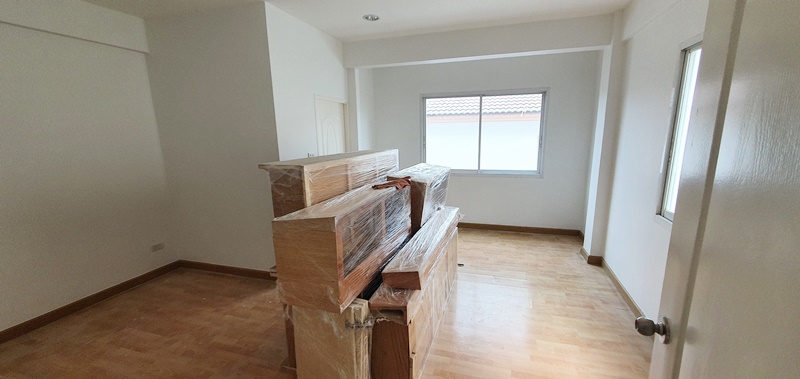 ขาย/ให้เช่าช็อปเฮ้าส์ 3 ชั้น ย่านจรัญสนิทวงศ์ เช่า 80,000 บ/ด ขาย 15 ล.