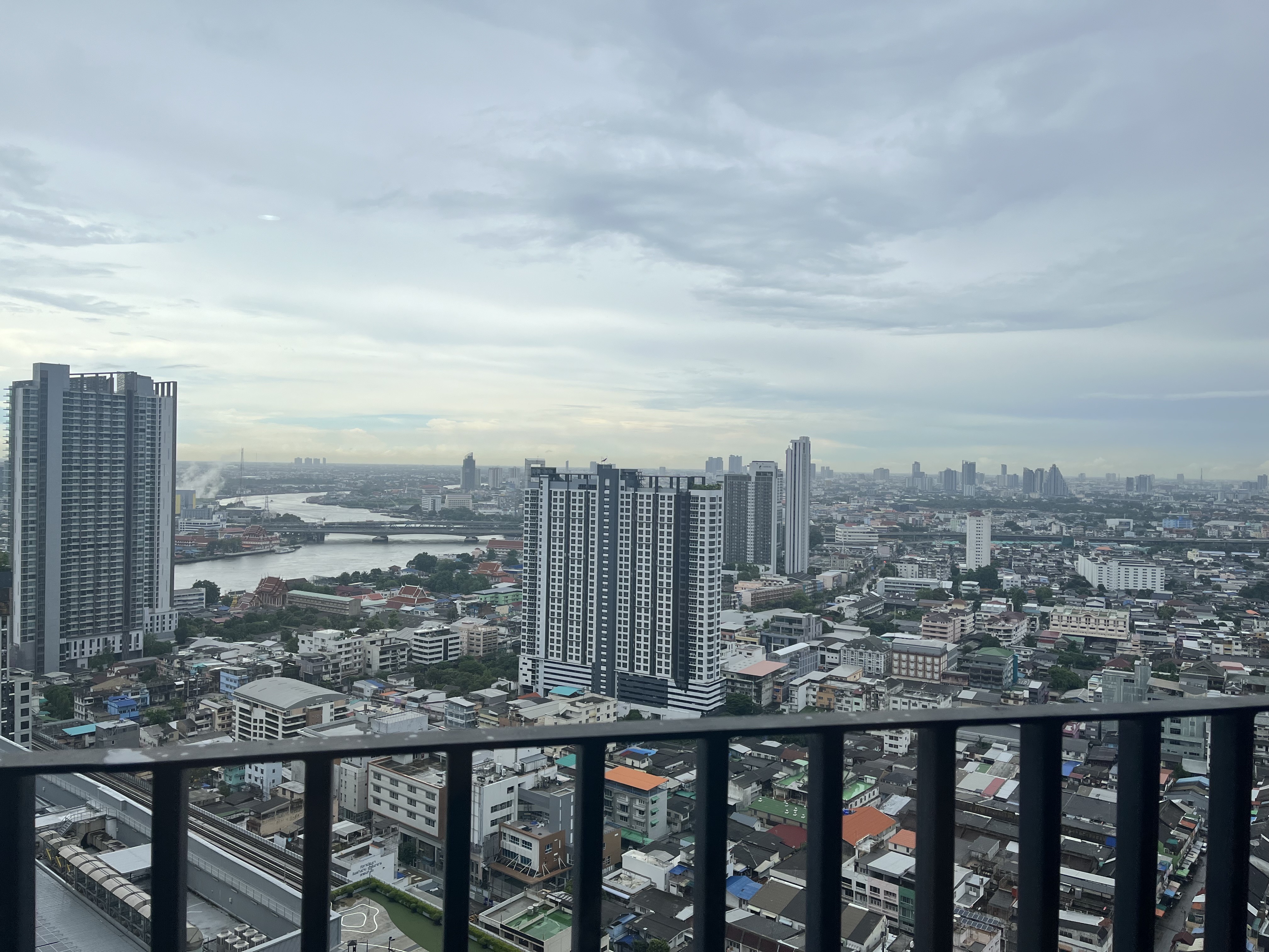 PV-P19P.3 ให้เช่าคอนโด เดอะ ทรี อินเตอร์เชนจ์ พื้นที่ 60 ตร.ม. 2 ห้องนอน ห้องน้ำ เช่า 23,000 บ/ด