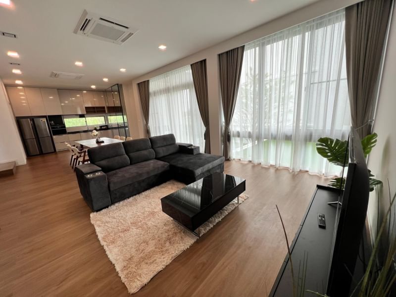 ให้เช่าบ้านเดี่ยว 3 ชั้น ย่านสะพานสูง พื้นที่ 324 ตร.ม. 3 ห้องนอน เช่า 320,000 บ/ด