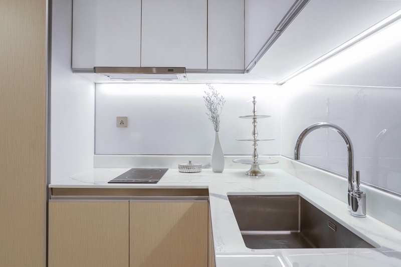 ขายคอนโด สเตท ทาวเวอร์ คอนโดมิเนียม พื้นที่ 68 ตรม. 1 ห้องนอน ขาย 7.4 ล้านบาท