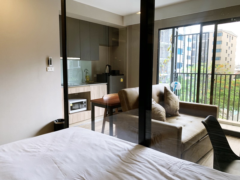 ให้เช่าคอนโด บลอสซั่ม คอนโด สาทร-เจริญราษฎร์ พื้นที่ 31 ตร.ม. 1 ห้องนอน เช่า 8,500 บ/ด