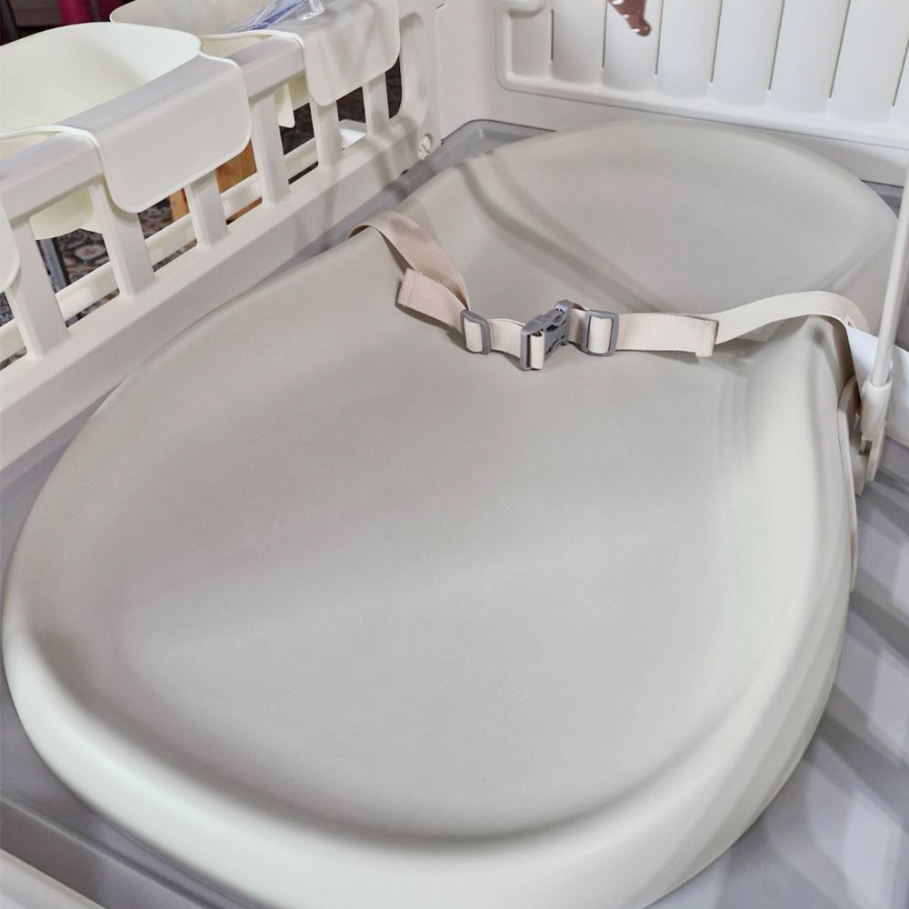 Bebeplay เบาะรองเปลี่ยนผ้าอ้อม พร้อมโมบาย รุ่น Snuggle