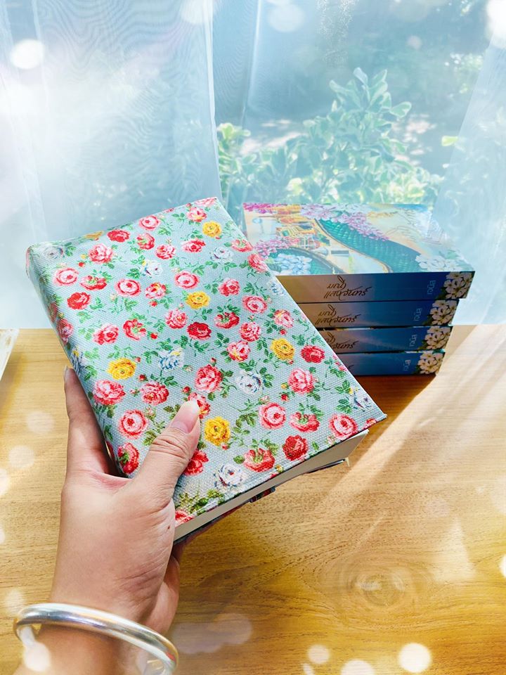 ปกผ้าเคลือบกันน้ำ พื้นเขียว ลายกุหลาบป่า ขนาด 8