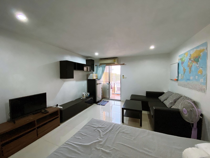 ขายคอนโด รีเจ้นท์โฮม 4 สุขุมวิท 85 พื้นที่ 30 ตรม. ห้องสตูดิโอ ขาย 1.65 ล้านบาท