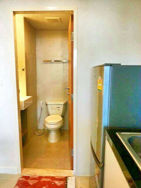 คอนโดให้เช่า ซีนิธ เพลส สุขุมวิท 42 พื้นที่ 30 ตร.ม. 1 ห้องนอน เช่า 15,000 บ/ด