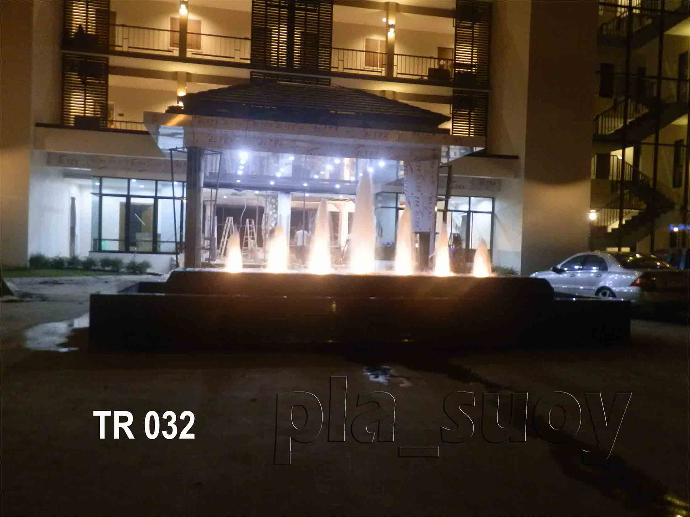 บ่อน้ำพุ หน้าโรงแรม The River ที่ จ.นครพนม