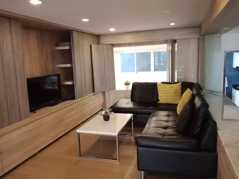 ให้เช่าทาวน์เฮ้าส์ 4 ชั้น ย่านเอกมัย พื้นที่ 23 ตรว. 5 ห้องนอน เช่า 60,000 บ/ด