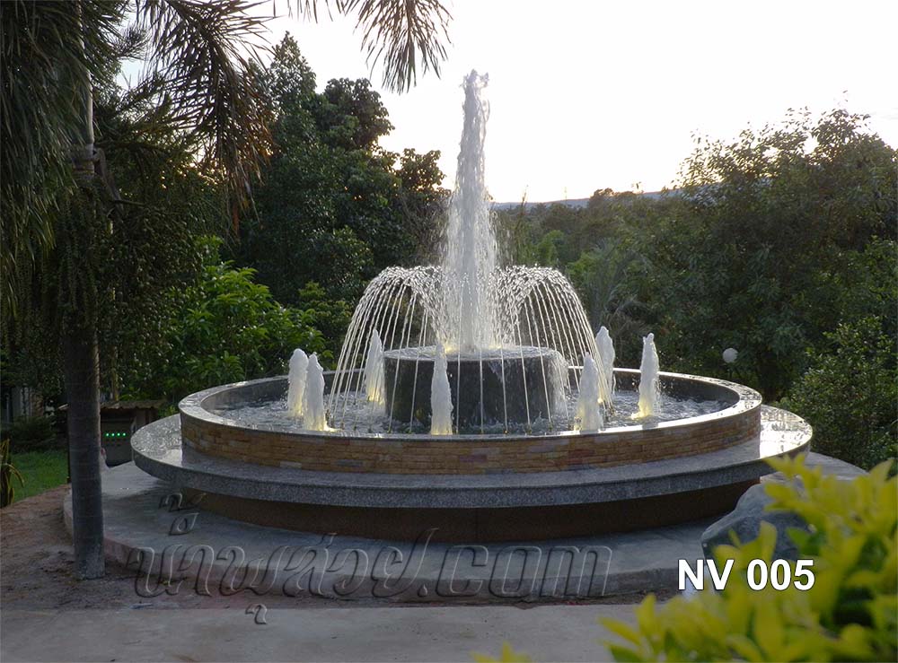 บ่อน้ำพุวงกลม 2 ชั้น พร้อมวง Ring และทรงต้นสน 8 หัว ที่ สวนน้ำทิพย์ วัลเล่ย์ ภูเรือ