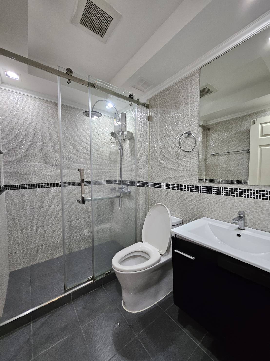 KS-J1.1 ลุมพินี เพลส สะพานควาย 2 ห้องนอน 2 ห้องน้ำ ชั้น 15++ ตึก ฺB ห้องมุม 65 SQM