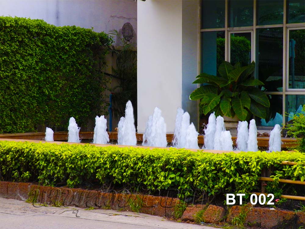 บ่อน้ำพุสี่เหลี่ยม น้ำพุทรงต้นสน 21 หัว ที่หน้า บ.บ้านกรองทอง