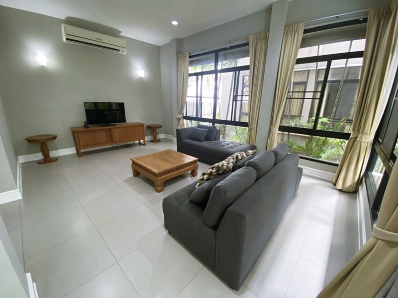 ให้เช่าบ้านแฝด 3 ชั้น ย่านสุขุมวิท 38 พื้นที่ 350 ตรม. 4 ห้องนอน เช่า 120,000 บ/ด