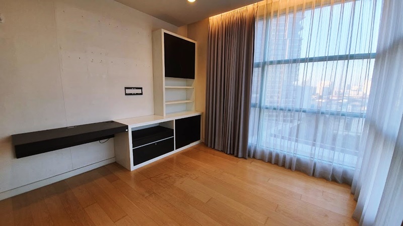 ขายคอนโด ชาเทรียม ริเวอร์ไซด์ เรสซิเด้นท์ พื้นที่ 252 ตร.ม. 4 ห้องนอน ขาย 44 ล้านบาท