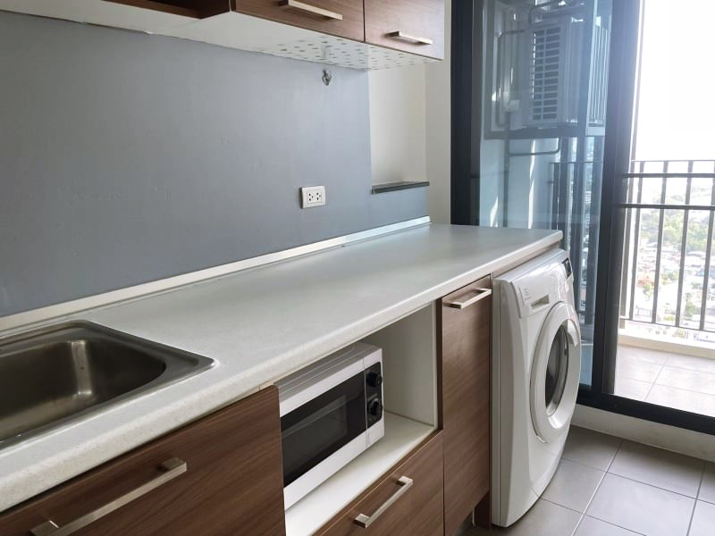 ขายคอนโด เดอะ ทรี อินเตอร์เชนจ์ พื้นที่ 37 ตร.ม. 1 ห้องนอน ขาย 2.95 ล้านบาท