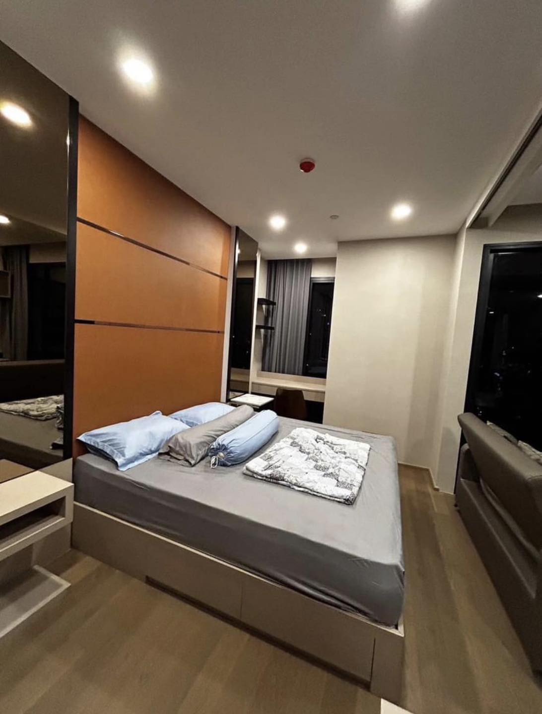 ให้เช่าคอนโด แอชตัน จุฬา สีลม พื้นที่ 35 ตร.ม. 1 ห้องนอน ราคา 28,000 บาท/เดือน