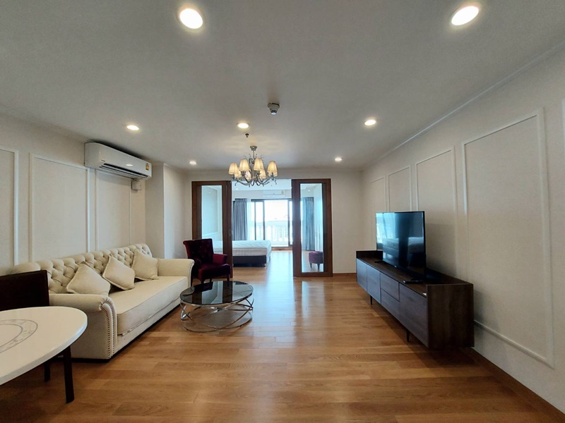 ให้เช่าคอนโด สเตท ทาวเวอร์ คอนโดมิเนียม พื้นที่ 68.23 ตรม. 1 ห้องนอน เช่า 28,000 บ/ด