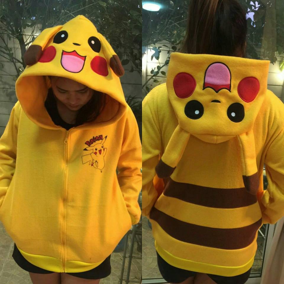 เสื้อกันหนาว ลายปีกาจู ฟรีไซร์