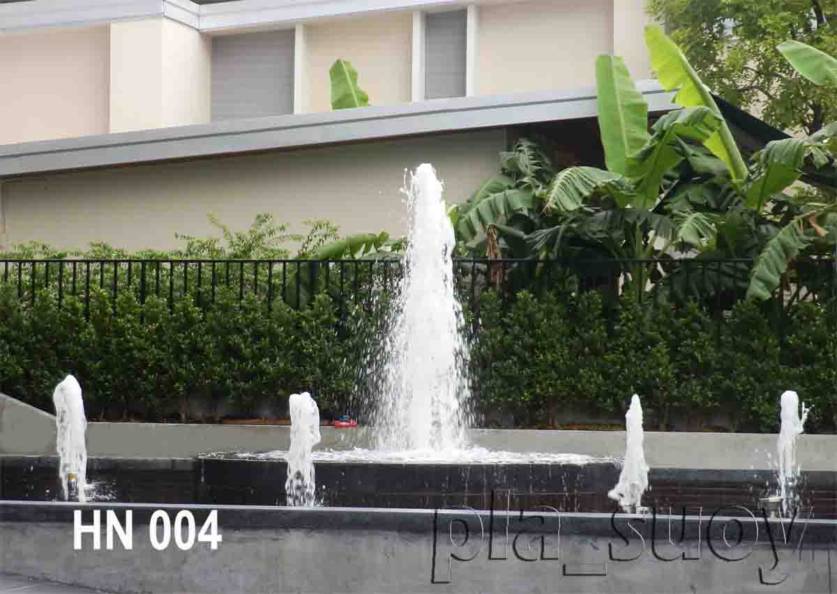 น้ำพุ ฮวงจุ้ย ด้านหน้าโรงแรม 9-41 ริม ถ.พระราม 9