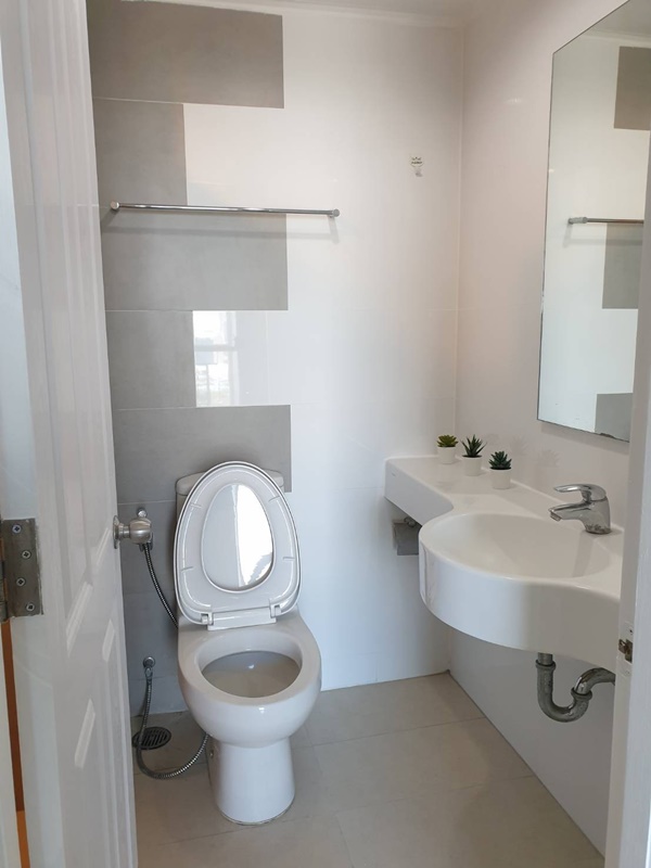 ให้เช่าคอนโด ลุมพินี เพลส รัชโยธิน พื้นที่ 28 ตร.ม. 1 ห้องนอน ให้เช่า 9,500 บ/ด