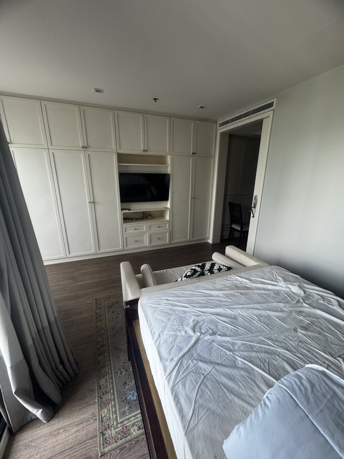 TD-Y16.1 ให้เช่าคอนโด โนเบิล รีเฟลกซ์ พื้นที่ 40 ตร.ม. ห้องสตูดิโอ ราคา 19,000 บาท/เดือน