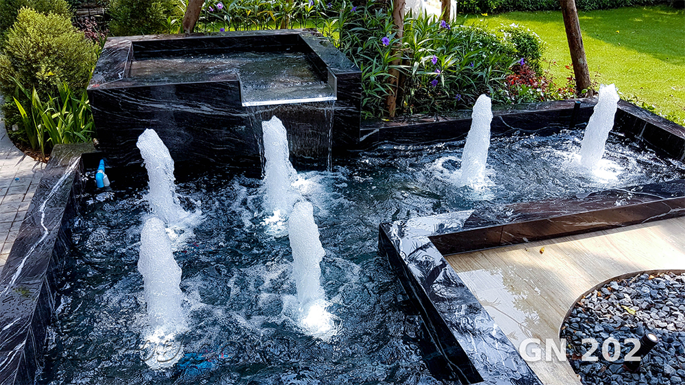 น้ำพุต้นสน บ่อทรงสี่เหลี่ยม คุณกอล์ฟ บ้าน นันทวัน พระราม9 - ศรีนครินทร์