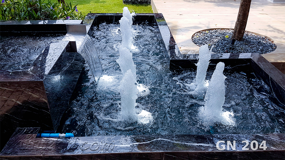 น้ำพุต้นสน บ่อทรงสี่เหลี่ยม คุณกอล์ฟ บ้าน นันทวัน พระราม9 - ศรีนครินทร์