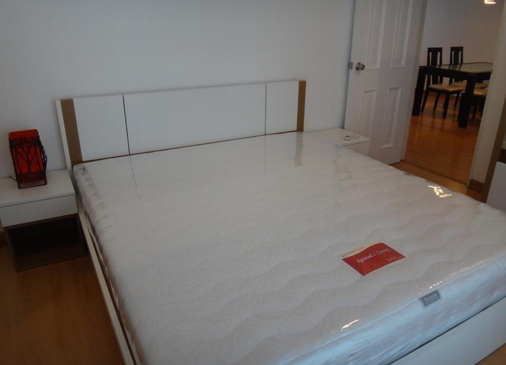 ขาย/ให้เช่า คอนโด สีลม เทอเรซ 99 ตร.ม. 2 ห้องนอน ให้เช่า 45,000 บ/ด ขาย 13.9 ลบ.